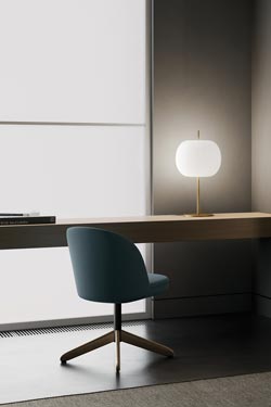 Kushi grande lampe de table dorée