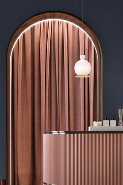 Opyo pendant lamp in opal blown glass and gold metal