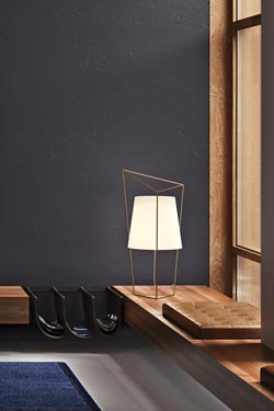 Tatu white and brass table lamp