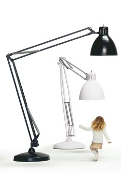 Lampadaire géant JJ en métal noir mat - Lampadaire by Leucos