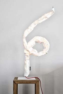 Lampe Joshua Table rouge - Lampe de table by LichtRaum Funktion