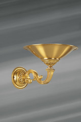 Applique dorée en forme de vasque, style Louis XVI en bronze massif - Applique by Lucien Gau