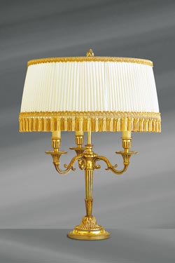 Lampe chandelier Louis XVI bronze doré trois lumières - Lampe de table by Lucien Gau
