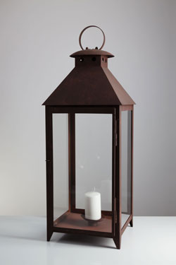 Very large rusted iron candle lantern La Turbie - Cordless lamps by Lum’Art