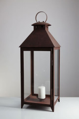 Very large rusted iron candle lantern La Turbie - Cordless lamps by Lum’Art