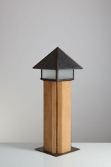 Wood and brass outdoor beacon Perche - Exterior path & step lighting by Lum’Art