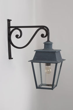 Classic 19th century Bordeaux wall lamp - Exterior wall lights by Lum’Art