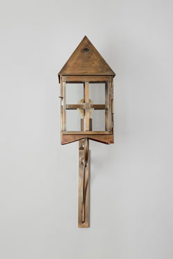 Medieval gold exterior wall light on bracket Pyramide