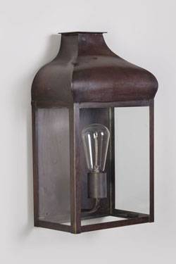 Outdoor wall light in old brass Genève