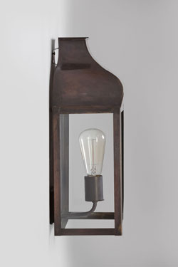 Outdoor wall light in old brass Genève