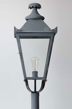 Lampadaire de jardin en métal vieux zinc Vieux Manoir