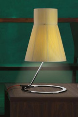 Grande lampe Audrey métal vernis noir et abat-jour soie plissée ivoire - Lampe de table by Luminara