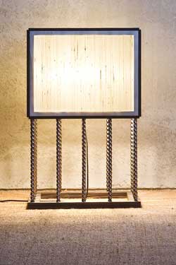 Lampadaire cube en bronze, soie indienne et ébène de Macassar Pasha - Ivoire - Lampadaire by Luminara