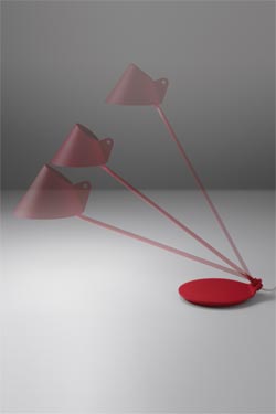 Ginga tilt desk lamp in red metal