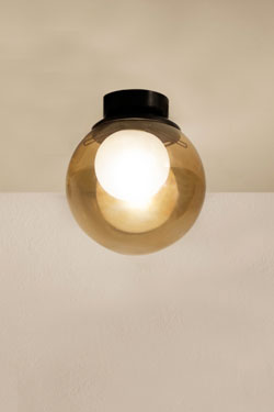 Pop ceiling lamp with amber glass ball - Spotlights by Luz Difusion