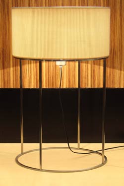 2098's T40 table lamp in satin nickel metal and beige pleated fabric - Table lamps by Luz Difusion