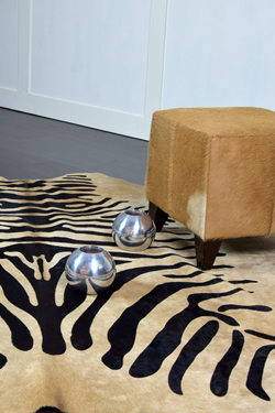 Peau de vache entière motif Zèbre noir et fauve
