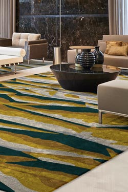 Shale tapis aux motifs graphiques orange, ocre et vert émeraude 170X240 