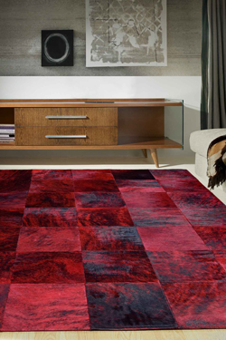 Tapis Patchwork en peau de vache rouge 140X200