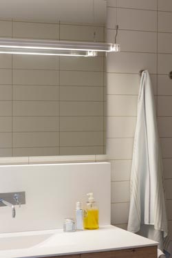 Applique longue en polycarbonate transparente Neon de Luz 94cm