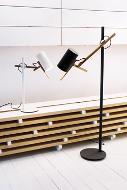 Lampadaire noir design en métal et bois Scantling