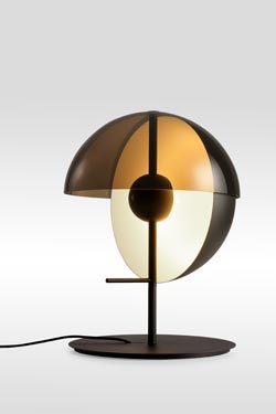 Lampe de table demi-sphère métal et méthacrylate fumé Theia noire - Lampe de table by Marset