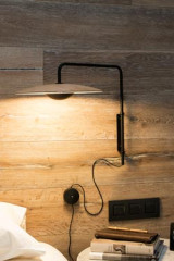 Ginger wall light, in light wood and matt black lacquered metal - Wall lights by Marset