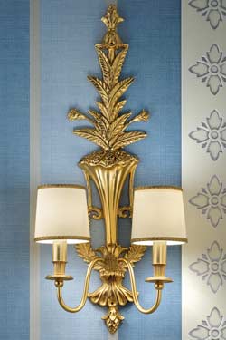 Applique double bronze doré motif feuilles abat-jour soie beige - Applique by Masiero