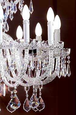 Grand lustre en cristal torsades transparentes