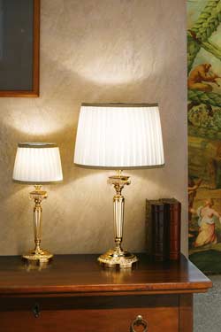 Lampe bronze doré pied rond