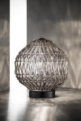 Lampe sphère en verre soufflé fumé - Lampe de table by Masiero