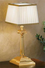 Small gold-plated bronze table lamp with square base - Table lamps by Masiero