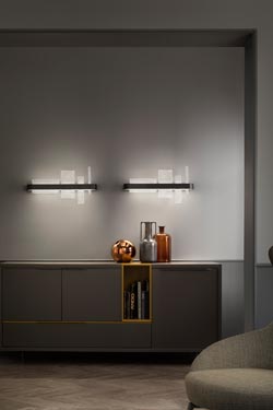 Ribbon sconce black and clear glass 37cm