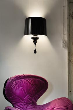 Very large Eva wall lamp in black lacquered resin and polyurethane - Wall lights by Masiero