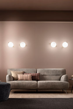 White ball wall lamp Posy