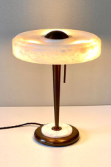 Benny lampe de table Art-Déco avec abat-jour en albâtre - Lampe de table by Matlight
