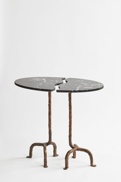 Duo de tables d'appoint en marbre noir de Marquina Swan - Table d'appoint by Matlight