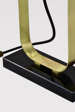 Lampe de table en marbre noir et laiton satiné Marquinia 