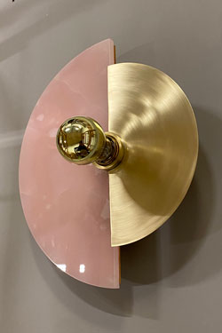 Levante applique réglable en laiton brossé et onyx rose