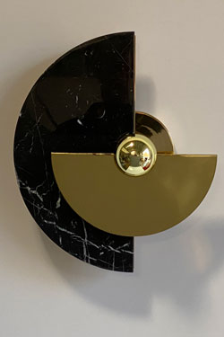Levante applique ronde réglable en laiton poli et marbre noir