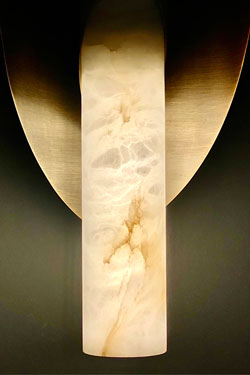 Manta applique en albâtre, bronze et laiton satiné