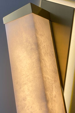 Offset applique géométrique en albâtre et laiton
