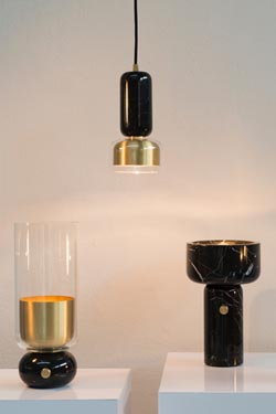 Andromeda black marble and satin brass pendant