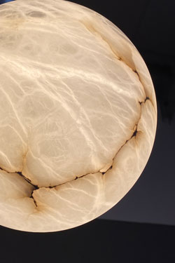 Moon round pendant lamp in alabaster