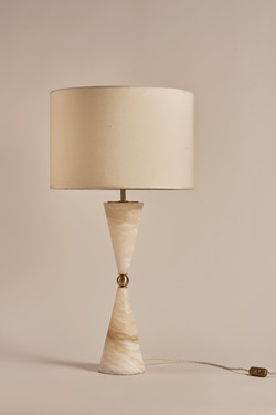 Hourglass table lamp in alabaster and brass Silhouette - Table lamps by Matlight