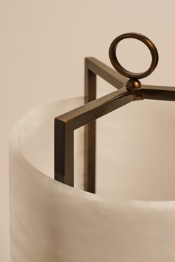 Lantern table lamp in alabaster and bronze Lantern