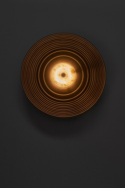 Gong bronze and alabaster wall light