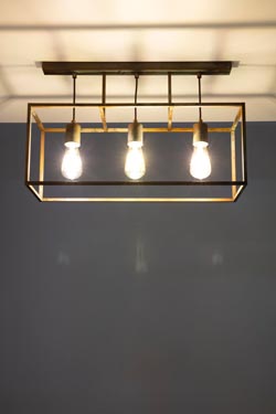 Cubic 3-light ceiling light in aged brass