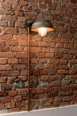 Circle outdoor wall lamp with 90° arm