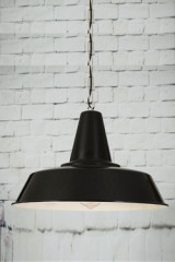 Nassau suspension en aluminium laqué noir - Suspension by Mullan